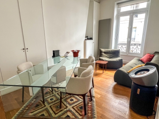 Bureau du fond.jpg